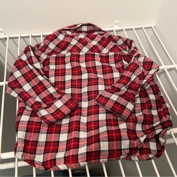 Old Navy. 6-12 M Button Down Plaid Shirt - Picture 4 of 5